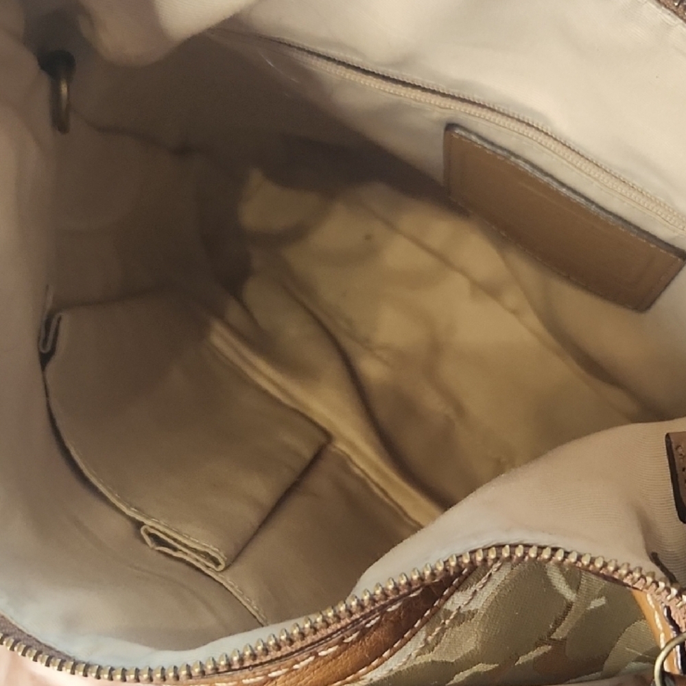 Stylish Tan and Brown Shoulder Bag - Picture 13 of 16